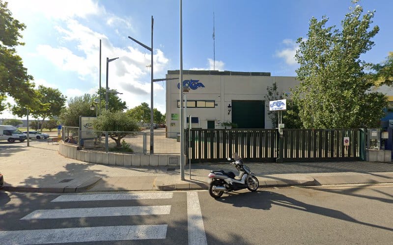 Negocio Feníe Energía Charging Station