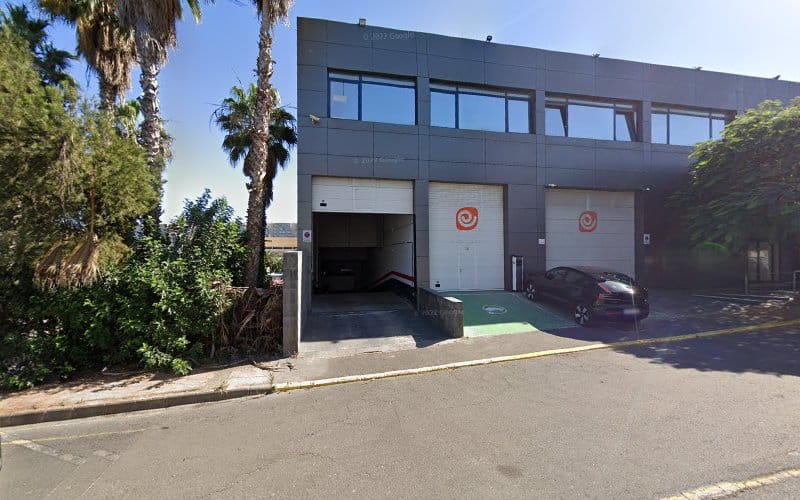 Feníe Energía Charging Station