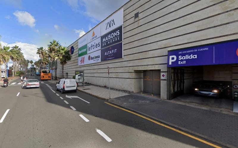 Negocio Feníe Energía Charging Station