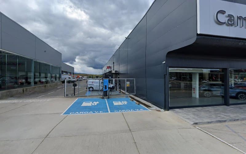 Negocio Nissan Punto De Carga