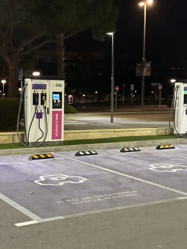 Negocio Punt Recàrrega Elèctrica Cotxes I Motos