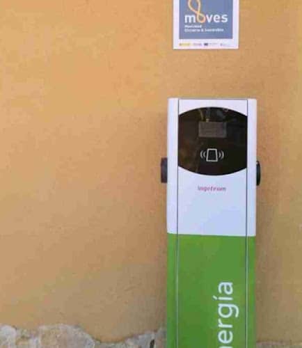 Negocio Punto De Carga Feníe Energía