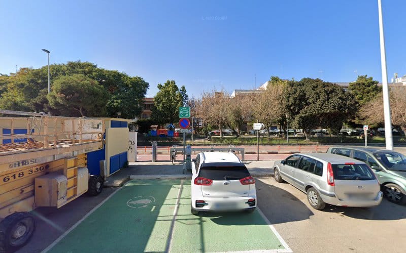 Negocio Punto De Carga Feníe Energía