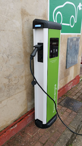 Negocio Punto De Carga Feníe Energía