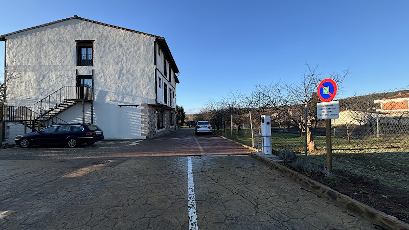 Negocio Punto De Carga Feníe Energía