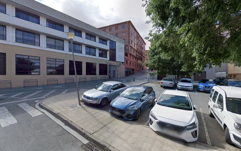 Negocio Punto Recarga Eléctrica Vehículos Fenieenergi