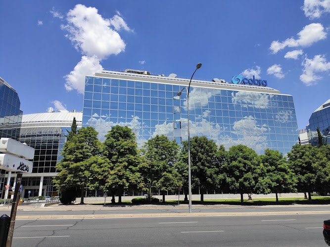 Recarga Eléctrica De Coches Y Motos