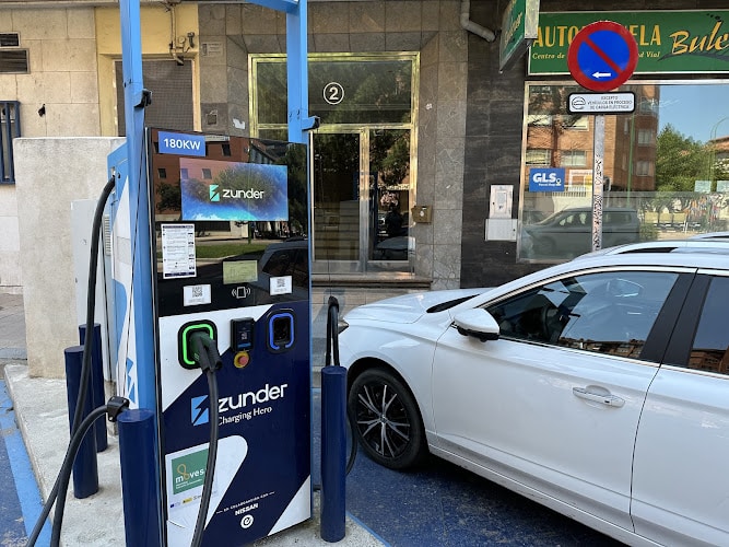Negocio Zunder Estación De Carga