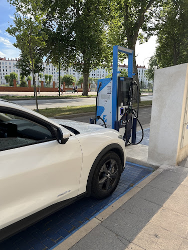 Negocio Zunder Estación De Carga