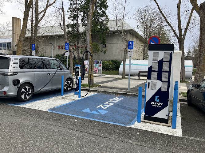 Negocio Zunder Estación De Carga