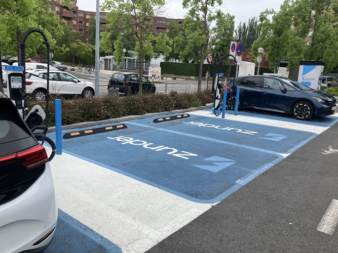 Negocio Zunder Estación De Carga